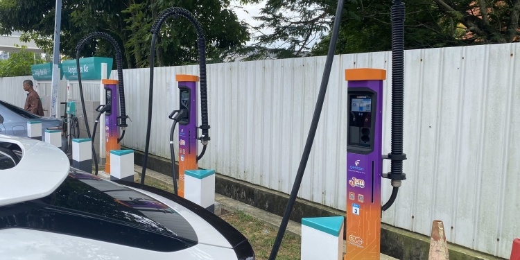 解决电动车里程焦虑  政府考虑部署更多直流充电器