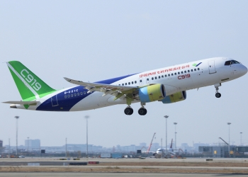 在东盟寻潜在客户！ 中国商飞C919客机展出两天 