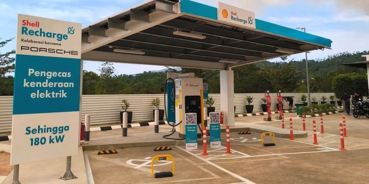 柏拉欣休息站Shell Recharge已启用！前往登丹州更安心