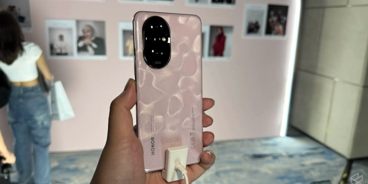 RM1899起！ 即起预购Honor 200可获RM1078礼物