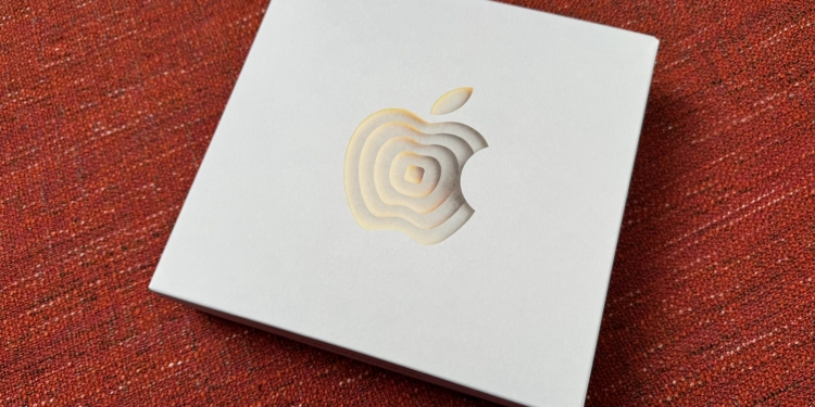 Apple The Exchange TRX纪念托特包 在Carousell卖逾RM500