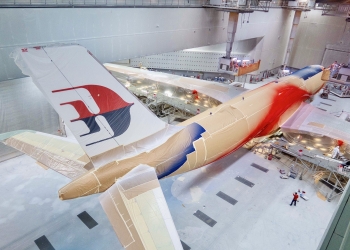 马航首架空巴A330neo 完成辉煌条纹涂装亮相