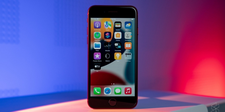 停止向LCD供应商拿货了？报导：苹果SE 4将采用OLED显示屏