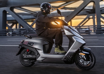 CFMoto在大马推出Zeeho AE4电动踏板车 售价RM6999