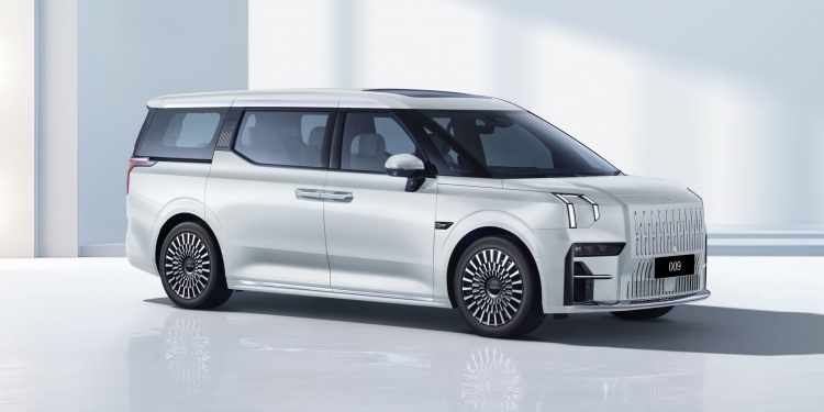 豪华全电动MPV极氪009现已开放预订,售价低于37万令吉