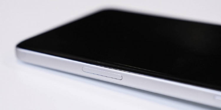 Oppo Find X8系列确认加入类似iPhone 16的相机快门按键