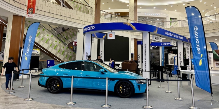 小米SU7已抵达柔佛 目前正在地不老Aeon购物中心展出