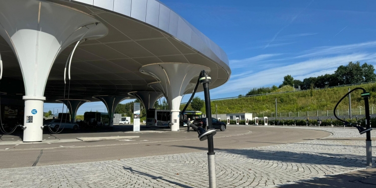 ChargEV与eLoaded合作，在新EV快充站部署直流电网系统