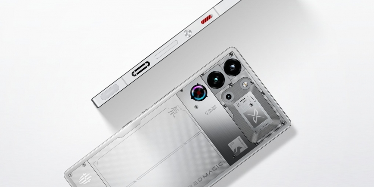 搭载骁龙8 Elite处理器  RedMagic 10 Pro系列中国发布