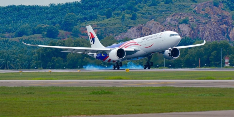 马航首架空巴A330neo客机 1219商业首航飞墨尔本