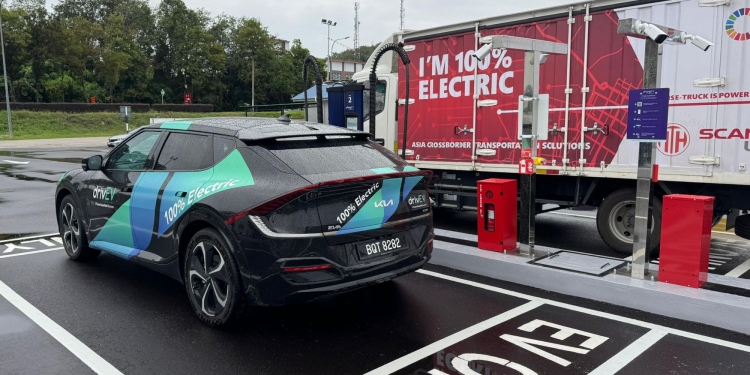 东甲停站ChargEV充电枢纽启用 配备8个充电位的120kW直流充电桩