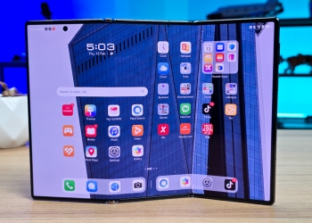 Huawei Mate XT三折叠手机在马发布，售价1万4999令吉，最高支持10.2英寸3K OLED屏幕，50MP可调光圈相机