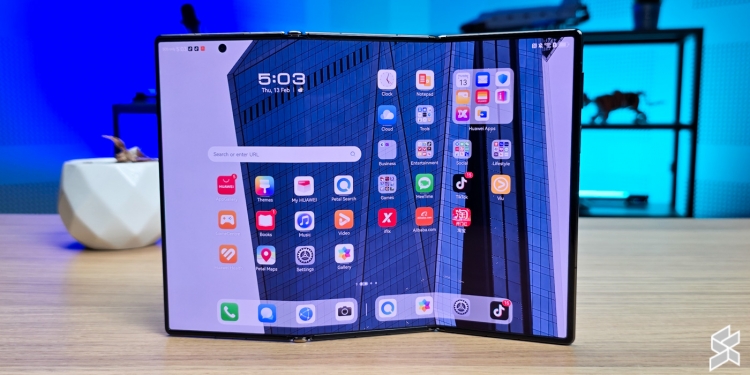 Huawei Mate XT三折叠手机在马发布，售价1万4999令吉，最高支持10.2英寸3K OLED屏幕，50MP可调光圈相机