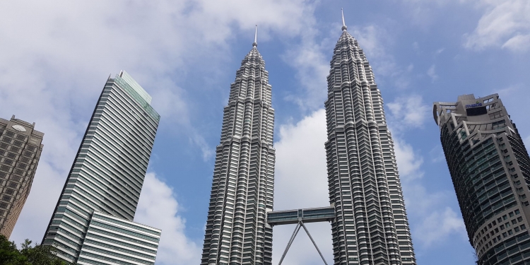 全球标志性摩天大楼室内5G网络覆盖：双峰塔表现如何？