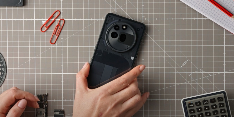 Nothing Phone (3a) Pro 亮相，超大相机模组引热议