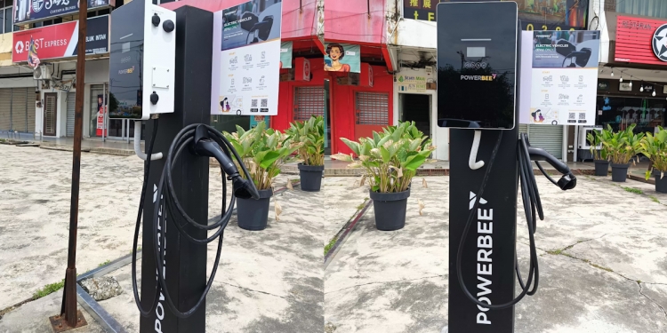 安顺首个公共电动车充电桩即将投入使用