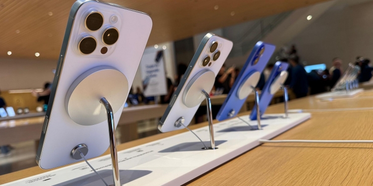 美国对部分进口电子产品豁免对等关税 包括智能手机和电脑