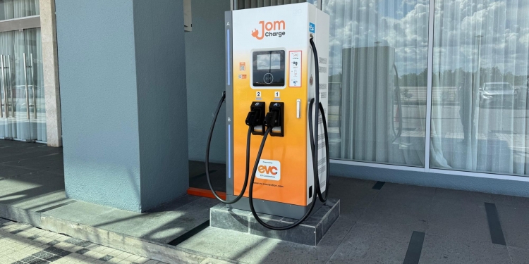 安联银行联手JomCharge 推出大马首张电动车充电专属虚拟信用卡