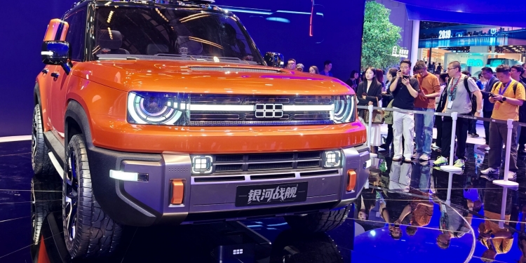 吉利发布Galaxy Cruiser原型车：可以蟹行还能浮水行驶！