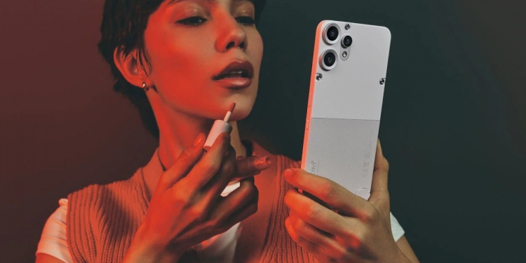 CMF Phone 2 Pro大马发布:6.77寸120Hz AMOLED屏、50MP长焦镜头及NFC加持,售价1199令吉