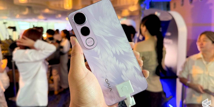 搭载6500mAh电池和50MP主镜头 Vivo V50 Lite 5G售价RM1299起