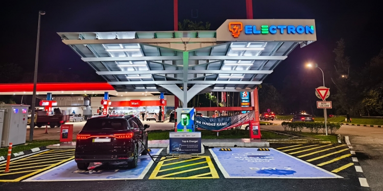 莪仑休息站往北和往南方向TNB Electron 180kW直流充电桩启用