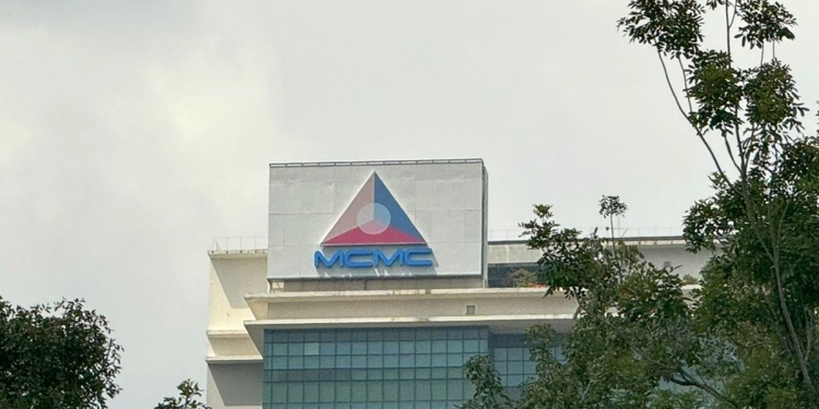 MCMC收集手机数据：抽样数据、未公开征询、不可选择退出