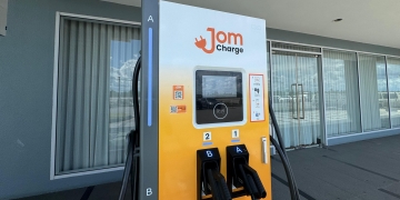 EVC在吉隆坡预告“电力酝酿中”，全新JomCharge充电站将登场？