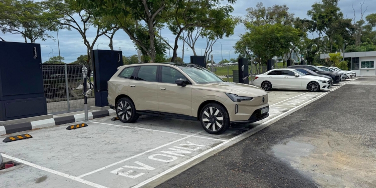 ChargEV在诗布朗再也部署槟城最大直流充电中心