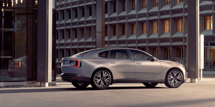 Volvo ES90纯电动轿车将于2026年初登陆大马