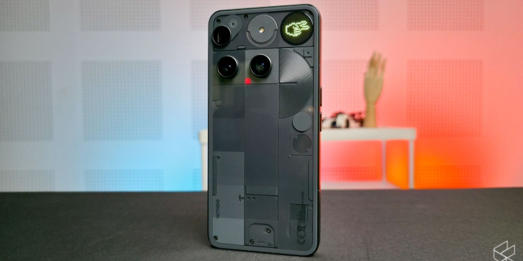 新增Glyph Matrix屏幕 Nothing Phone (3)登陆大马售价3299令吉起