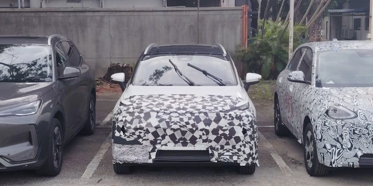 神秘伪装车现身，这是宝腾第三款电动车e.MAS 3吗？