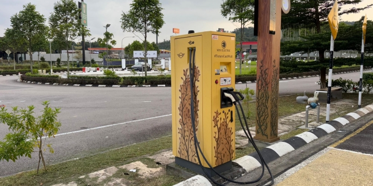 Skudai休息站的JomCharge直流充电站降价,每kWh仅需1.20至1.30令吉