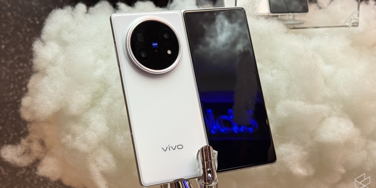 拥有业内最大电池和最高IP等级 Vivo X Fold 5售价6999令吉