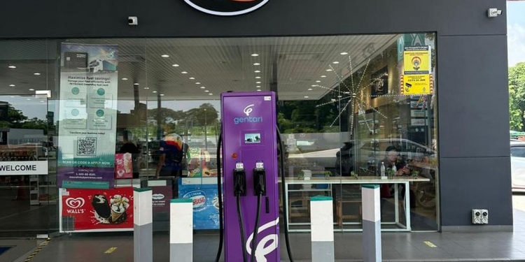 Gentari在梳邦机场马石油油站的直流充电桩启用