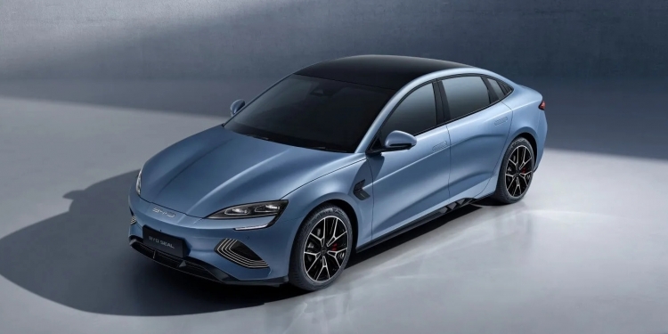2025 BYD Seal官方预告:新轮毂、DiSus-C自适应悬架和电动遮阳帘