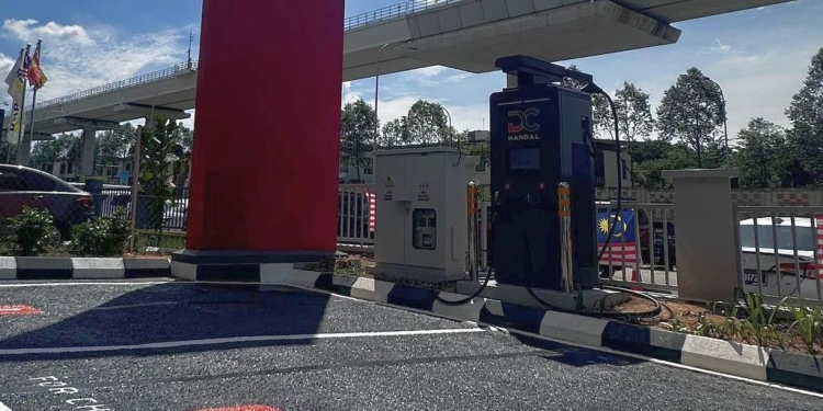 DC Handal在MG Motor Glenmarie的120kW直流充电桩启用