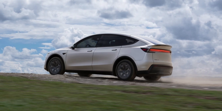 特斯拉Model Y L登陆中国：6座布局、车身加长、CLTC续航最长751公里