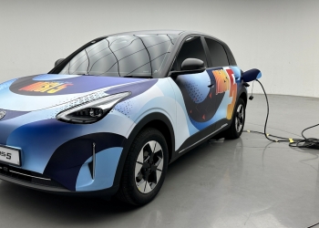 宝腾 e.MAS 5 Premium 规格公布：325 公里续航、114 马力后驱、上市即配 Apple CarPlay