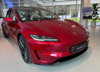 马来西亚Tesla为Model 3提供免费车漆、轮圈与内饰升级
