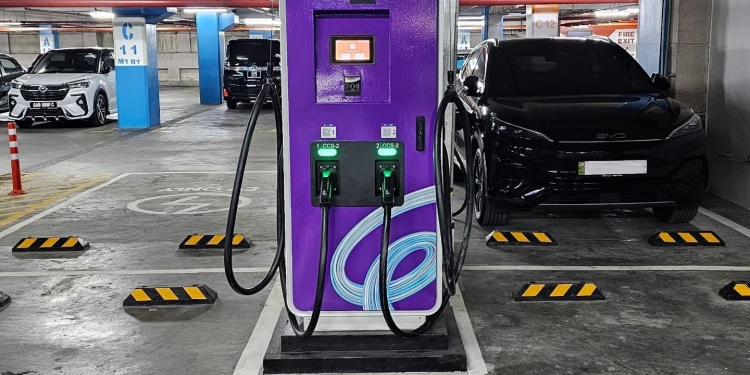 Gentari在古晋富丽华购物广场部署两台120kW直流充电桩