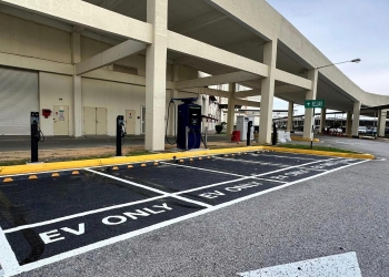 ChargEV在斯里曼绒永旺商场部署240kW直流充电桩