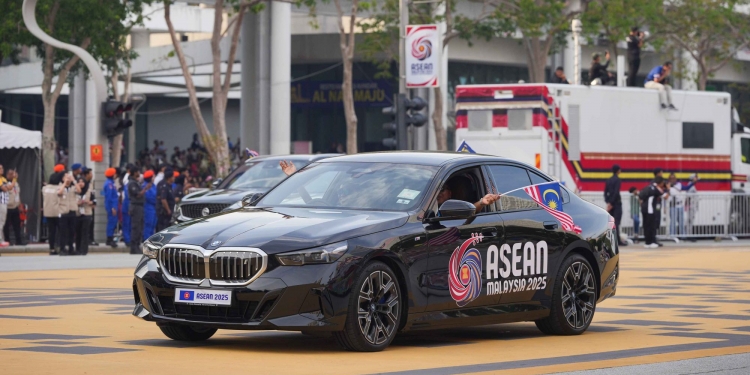 助阵东盟峰会 宝马集团向政府提供BMW i5和i7电动车队