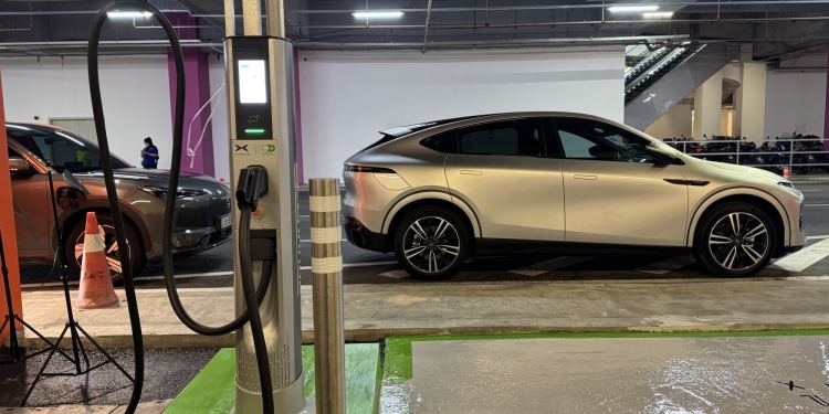 XPeng与Charge+携手 在KL Eco City商场启用350kW电动车充电枢纽