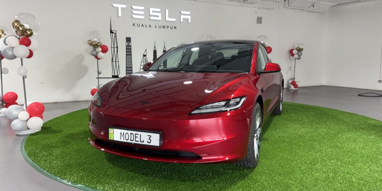 Tesla Model 3 Long Range RWD:这是终结“续航焦虑”的电动车吗?