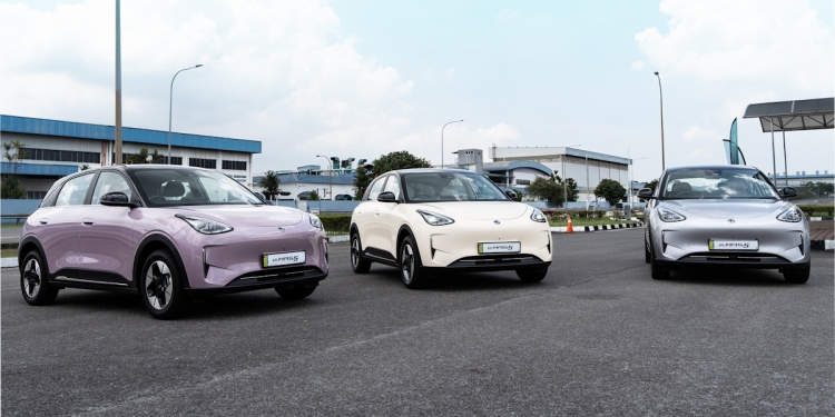 Proton e.MAS 5：首度公开Marble Cream、Quartz Rose与Graphite Silver三款车色