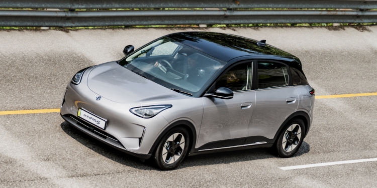 Proton e.MAS 5：首度公开Marble Cream、Quartz Rose与Graphite Silver三款车色