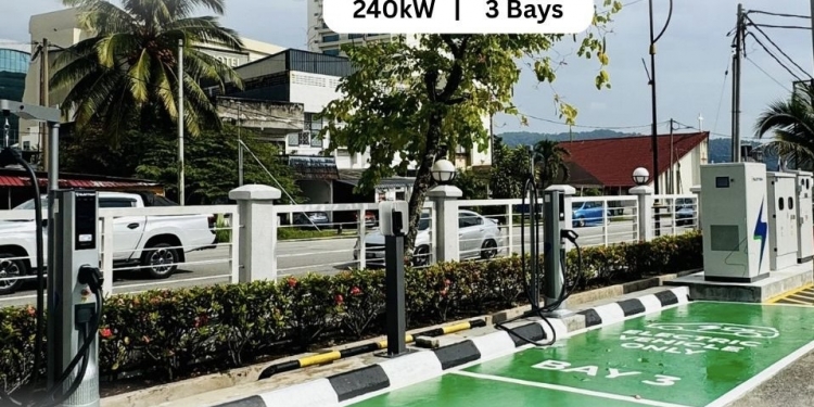 关丹Jalan Gambut国能大厦TNB Electron直流充电桩启用