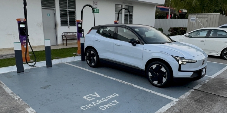 因电池安全隐患，Volvo召回EX30电动车