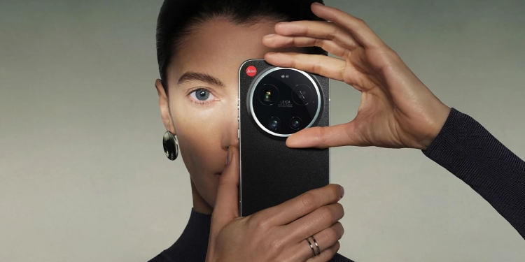 拥有徕卡红标和旋转相机环！小米打造的Leica Leitzphone终极拍照手机登场